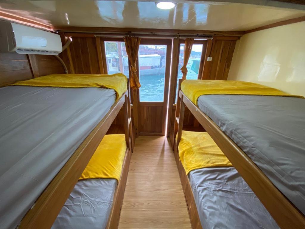 Komodoku One Love Homestay And Tour Labuan Bajo Εξωτερικό φωτογραφία