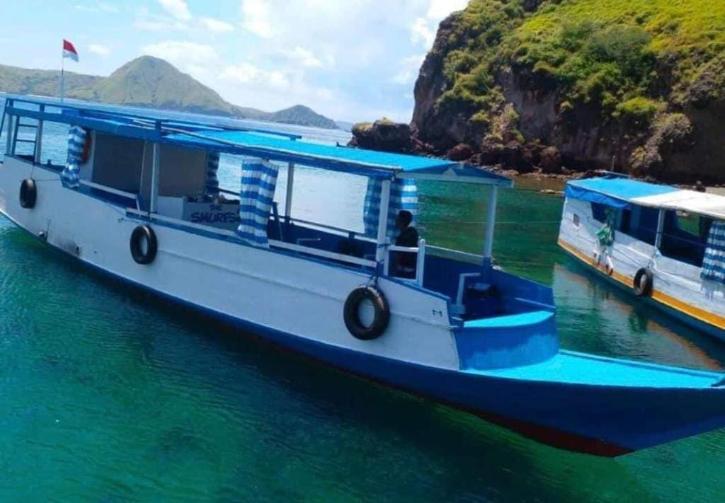 Komodoku One Love Homestay And Tour Labuan Bajo Εξωτερικό φωτογραφία