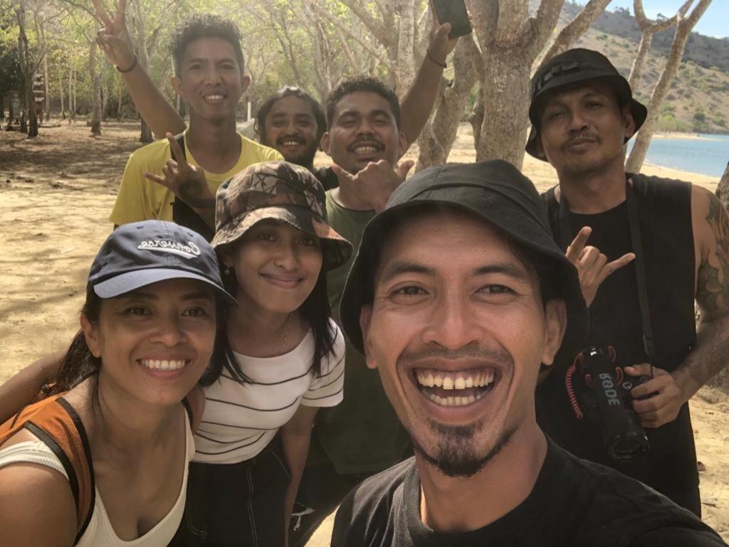 Komodoku One Love Homestay And Tour Labuan Bajo Εξωτερικό φωτογραφία