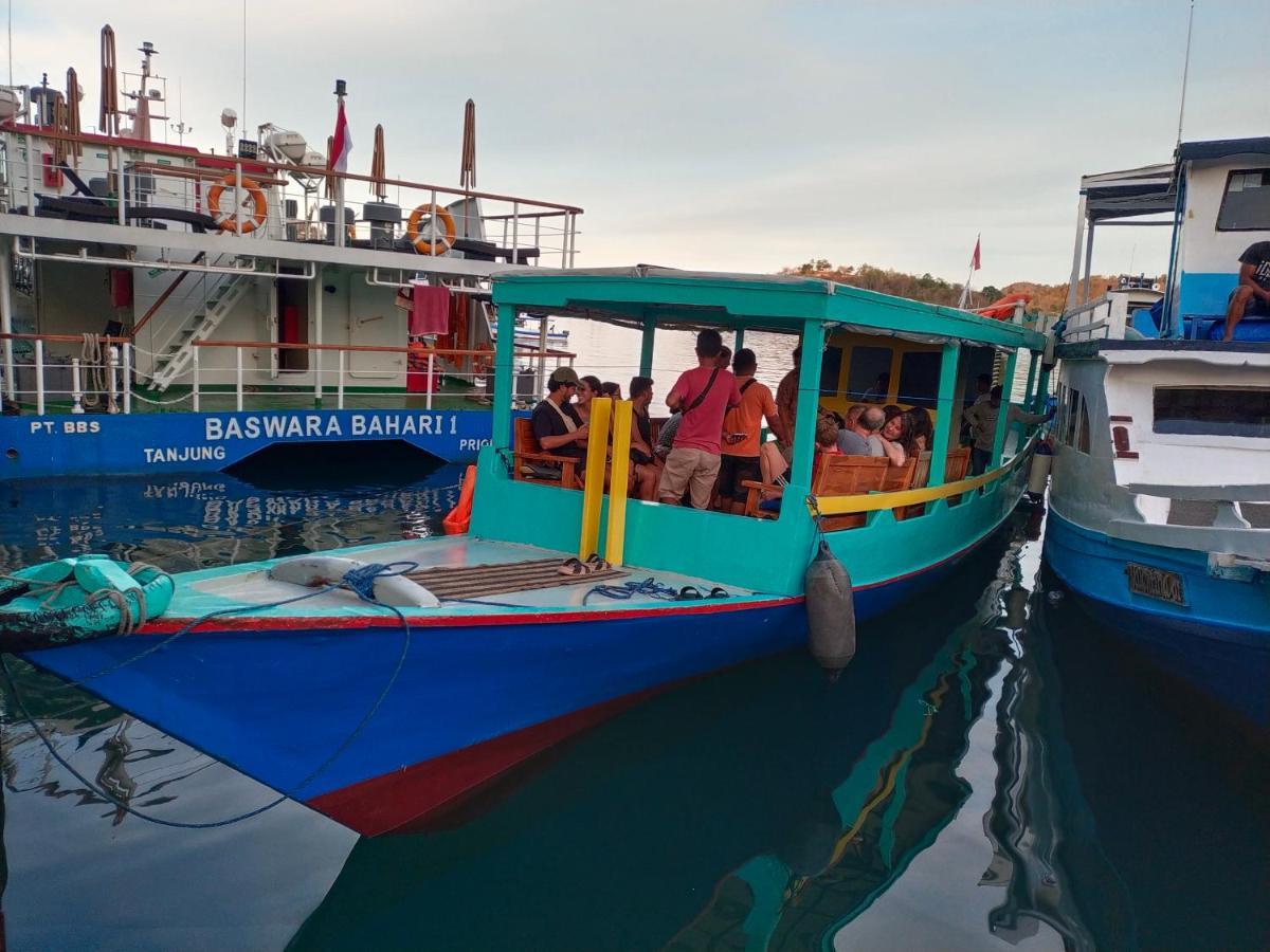 Komodoku One Love Homestay And Tour Labuan Bajo Εξωτερικό φωτογραφία