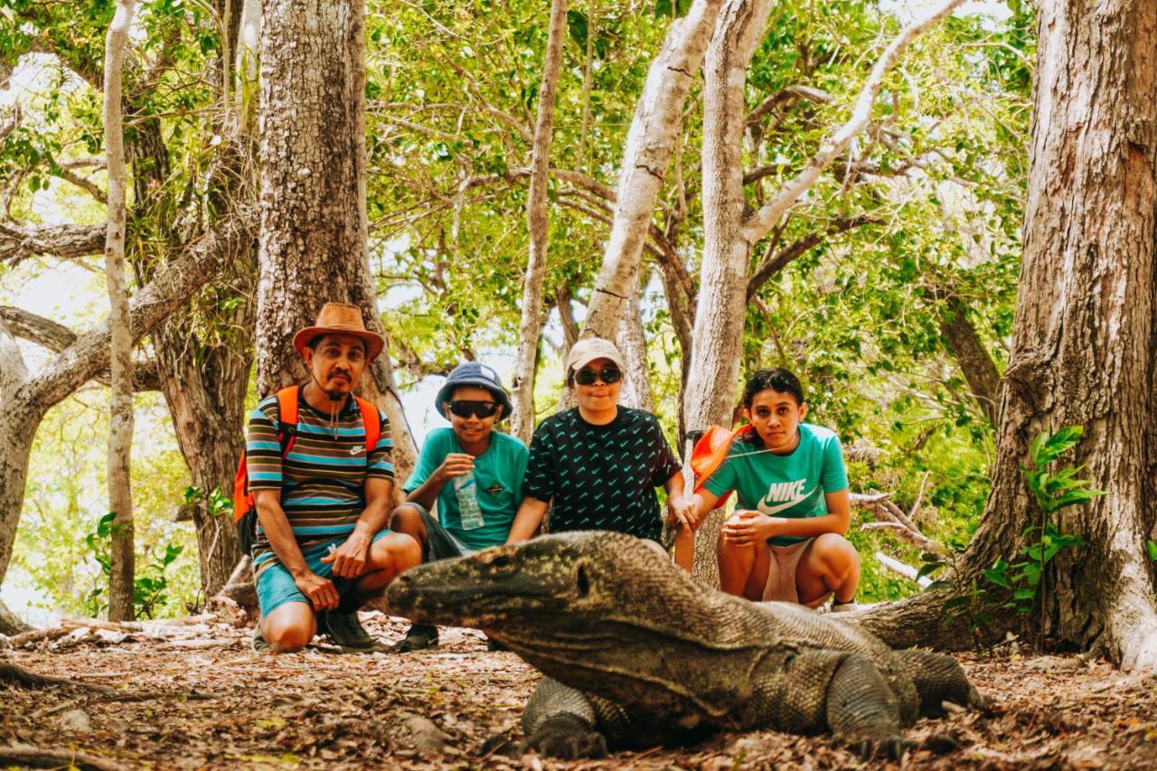 Komodoku One Love Homestay And Tour Labuan Bajo Εξωτερικό φωτογραφία