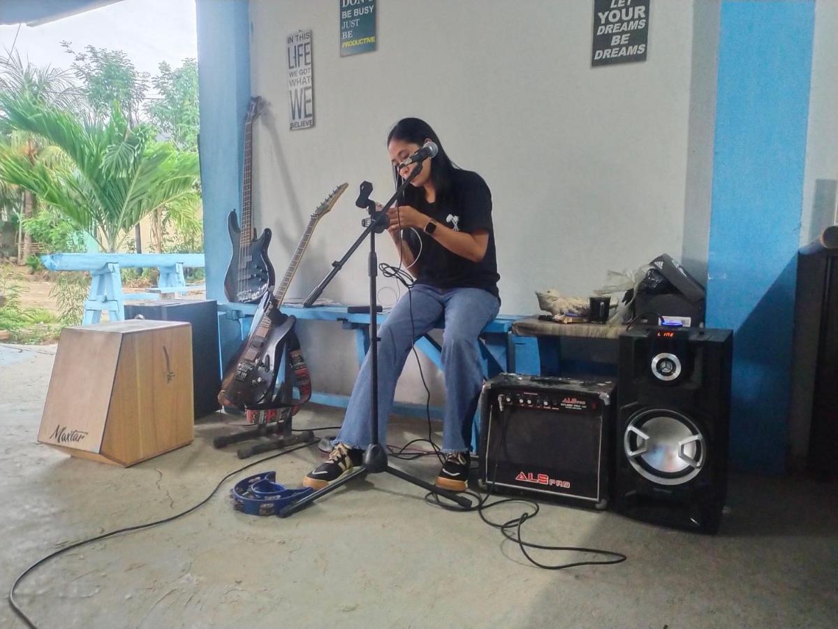 Komodoku One Love Homestay And Tour Labuan Bajo Εξωτερικό φωτογραφία