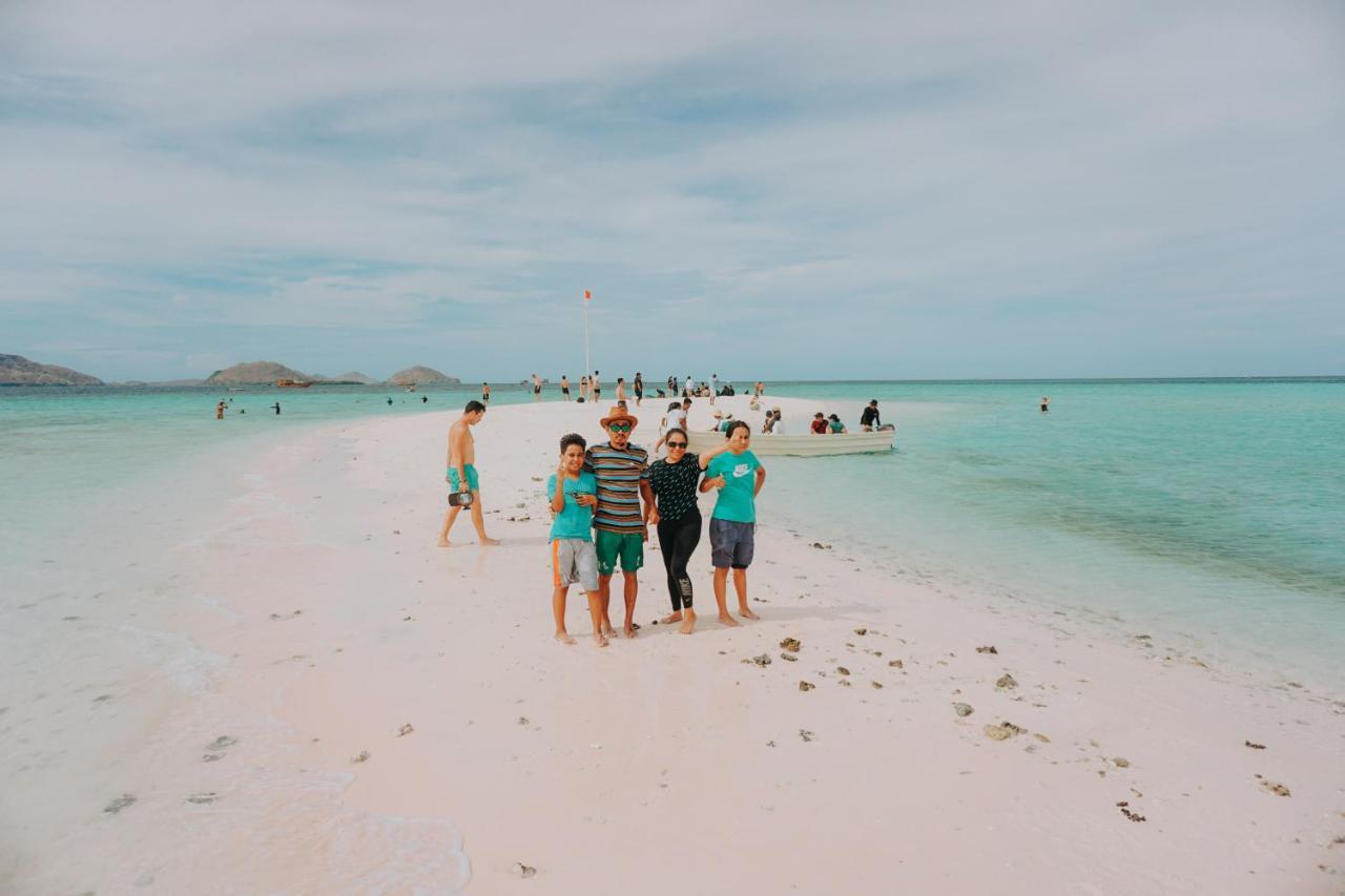 Komodoku One Love Homestay And Tour Labuan Bajo Εξωτερικό φωτογραφία