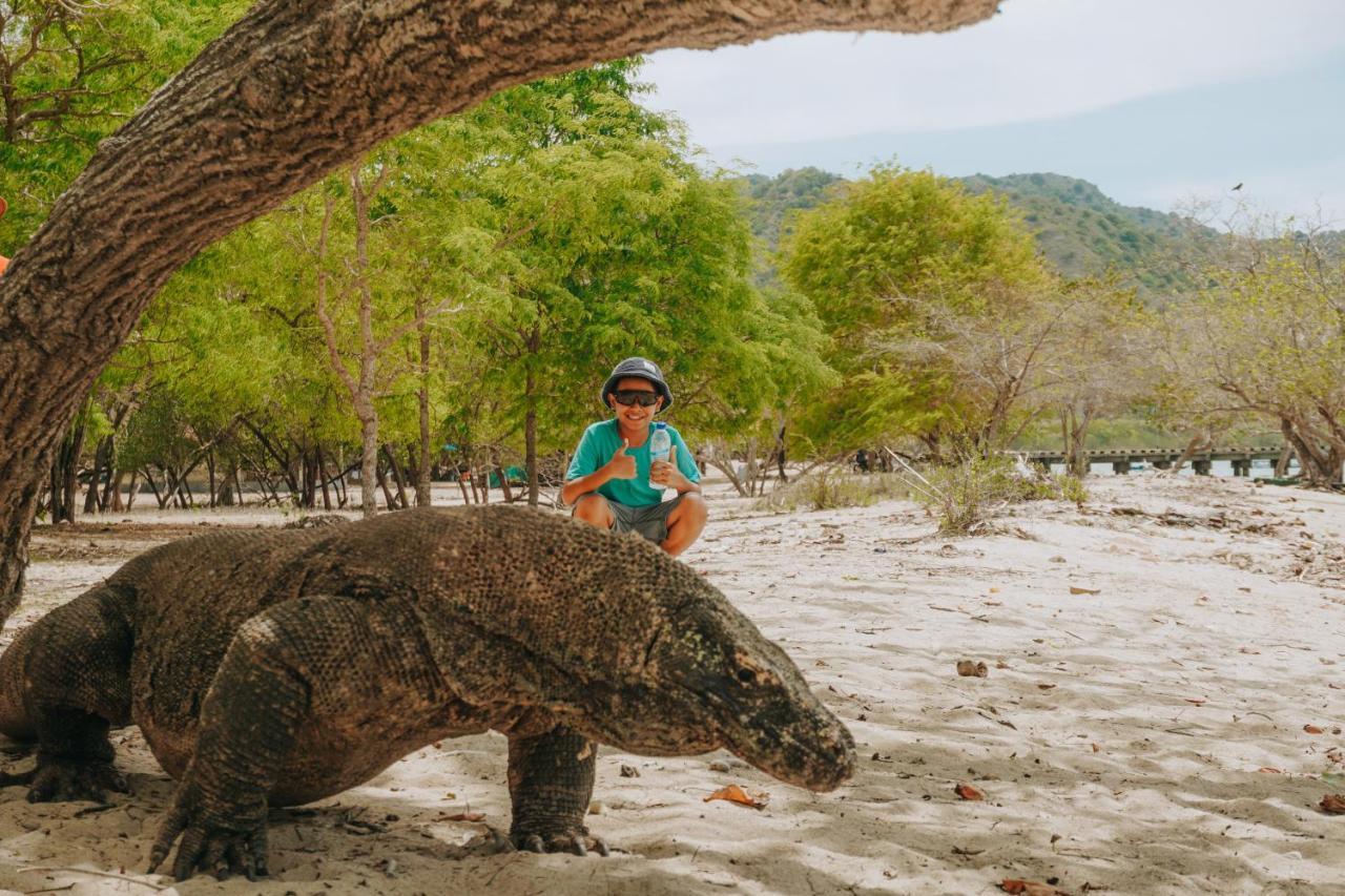 Komodoku One Love Homestay And Tour Labuan Bajo Εξωτερικό φωτογραφία