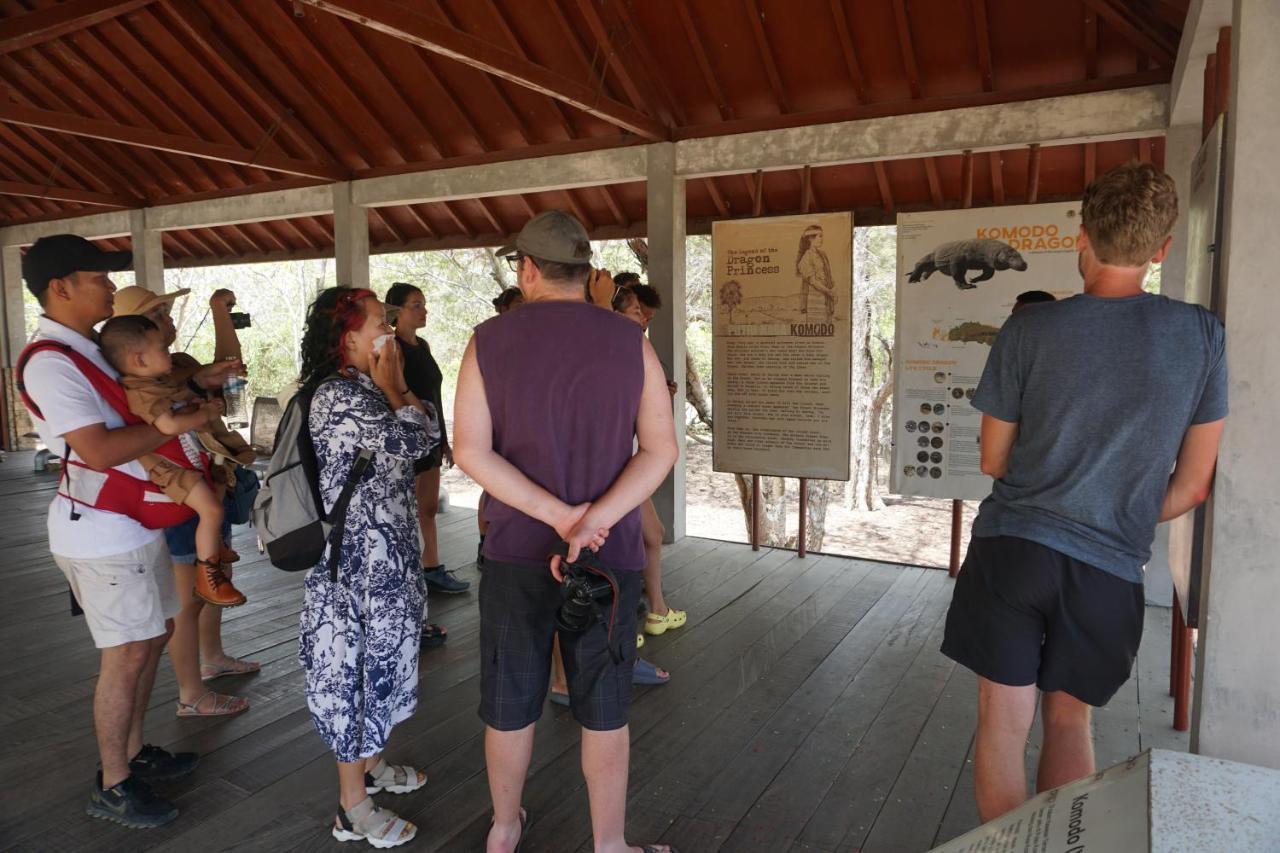 Komodoku One Love Homestay And Tour Labuan Bajo Εξωτερικό φωτογραφία