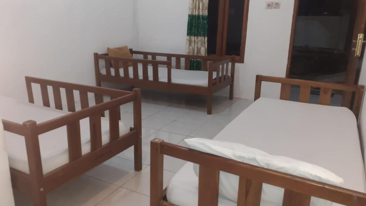 Komodoku One Love Homestay And Tour Labuan Bajo Εξωτερικό φωτογραφία