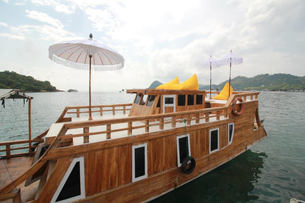 Komodoku One Love Homestay And Tour Labuan Bajo Εξωτερικό φωτογραφία