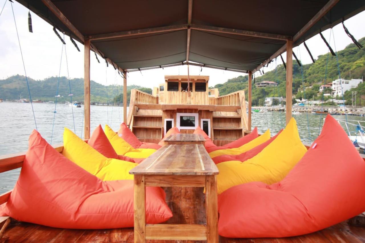 Komodoku One Love Homestay And Tour Labuan Bajo Εξωτερικό φωτογραφία