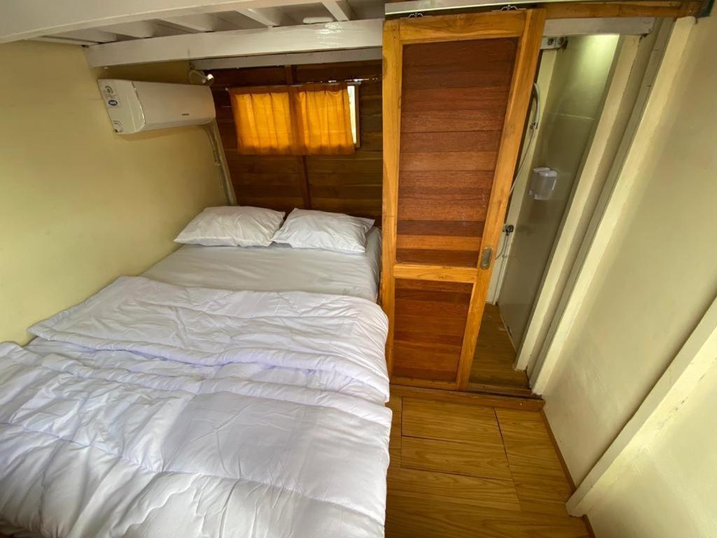 Komodoku One Love Homestay And Tour Labuan Bajo Εξωτερικό φωτογραφία