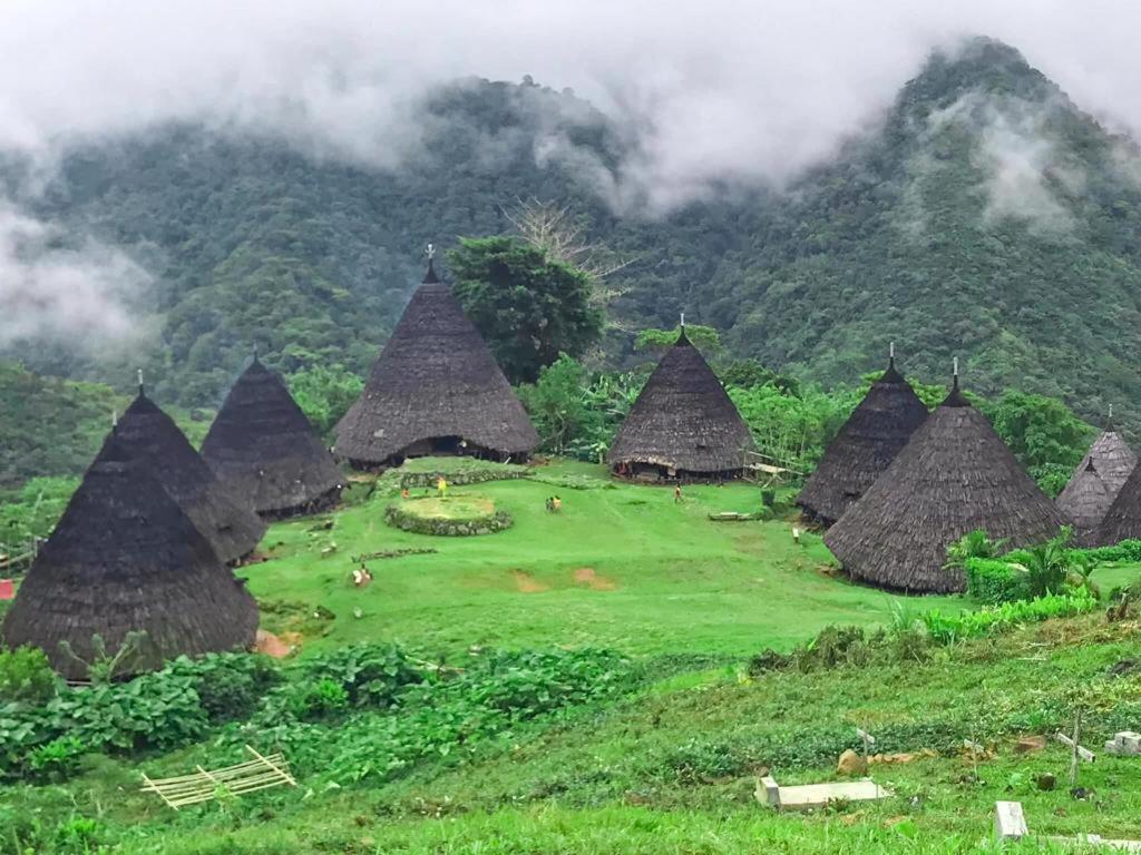 Komodoku One Love Homestay And Tour Labuan Bajo Εξωτερικό φωτογραφία